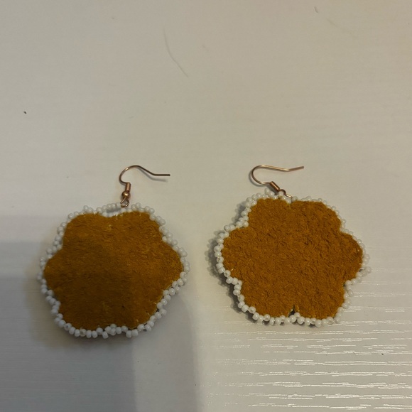 Handmade beaded earrings - Picture 2 of 2